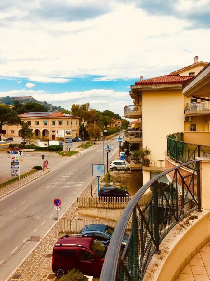 La Perla Apartment Silvi Marina Bagian luar foto